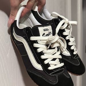 Vans Women's Black and White Lowpro sneakers